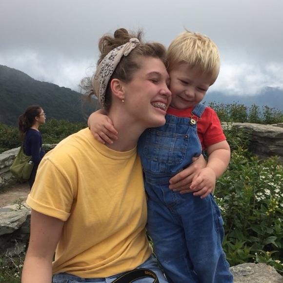 Meet your Posher, Maddi - Picture 2 of 2